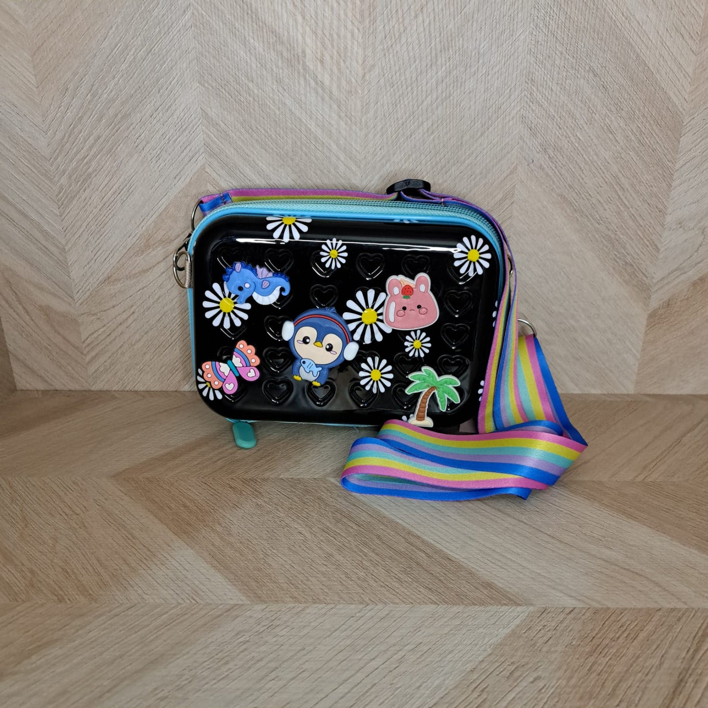 Bolsa Nina Correa Charms
