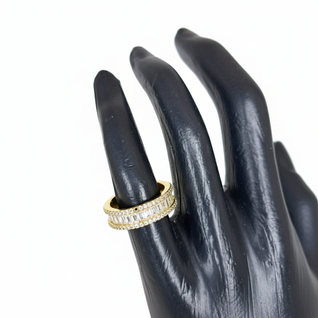 Mujer Moza Anillo Dorado Redondo Piedritas