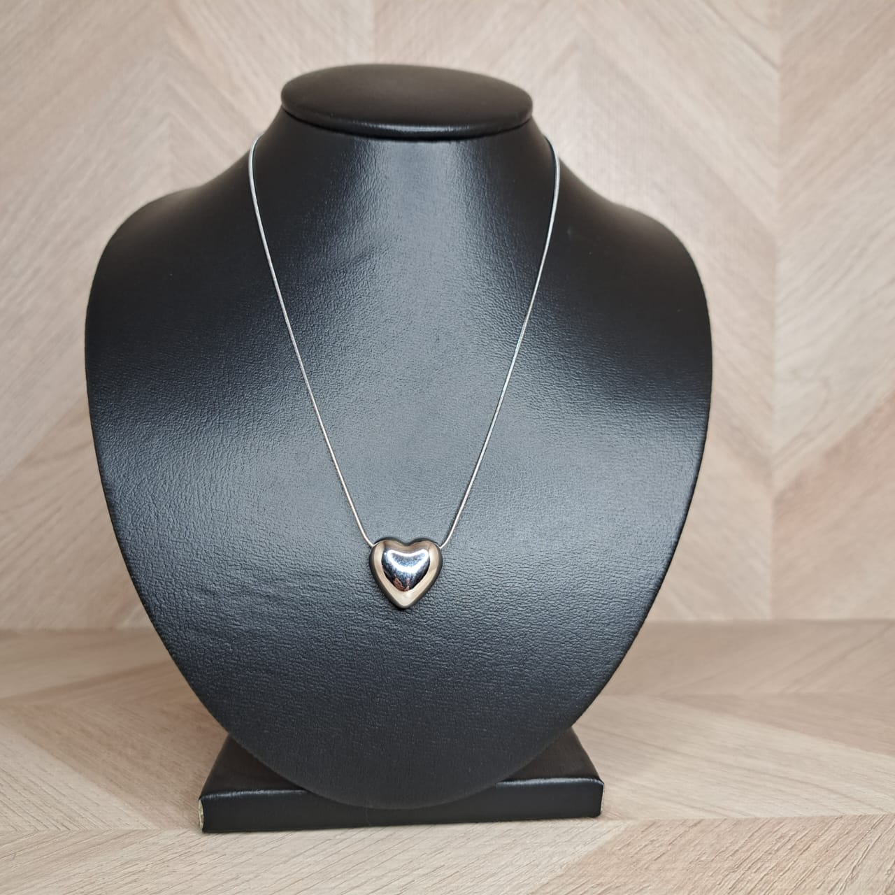 Mujer Moza Cadena Corazon