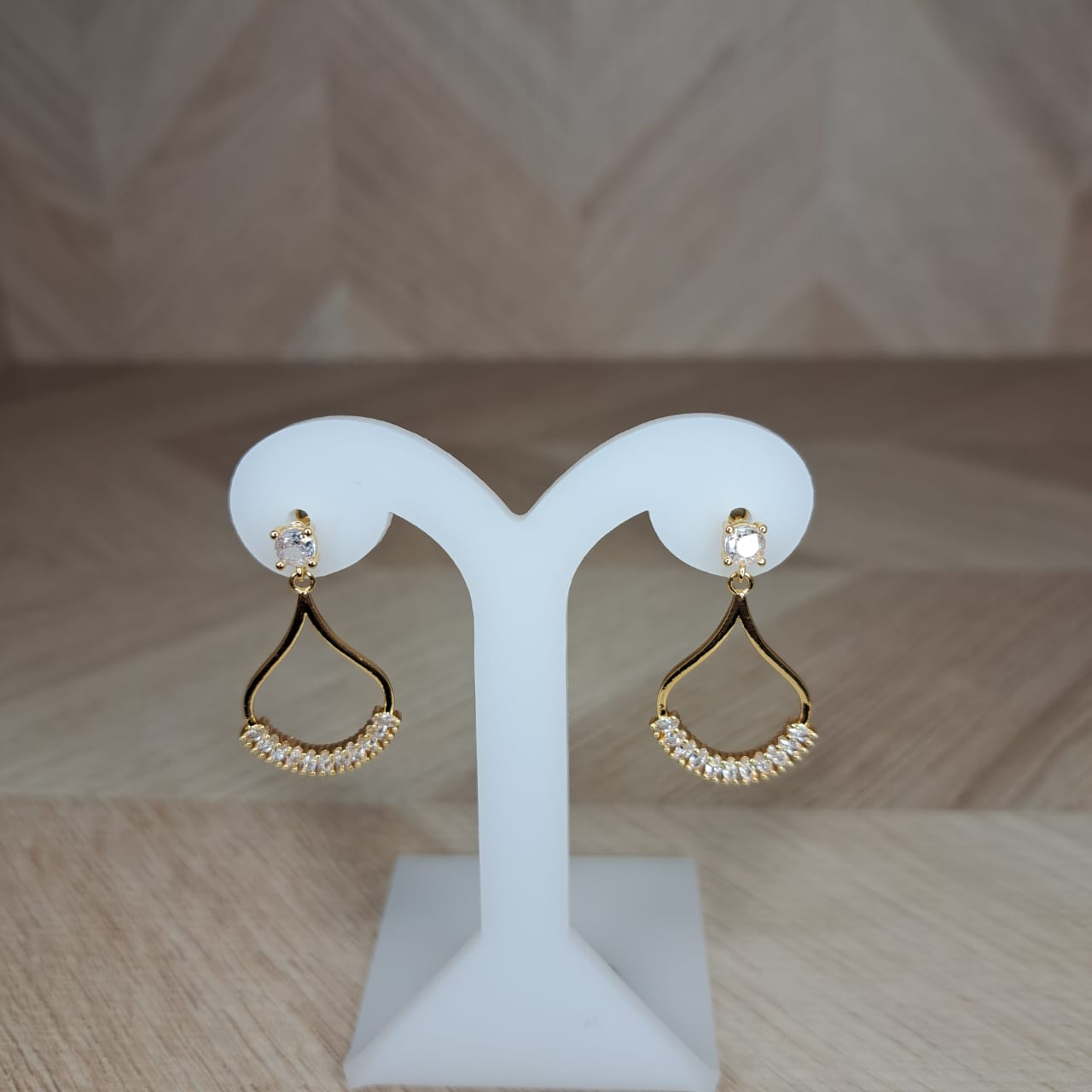 Mujer Moza Arete Ovalados Brillos