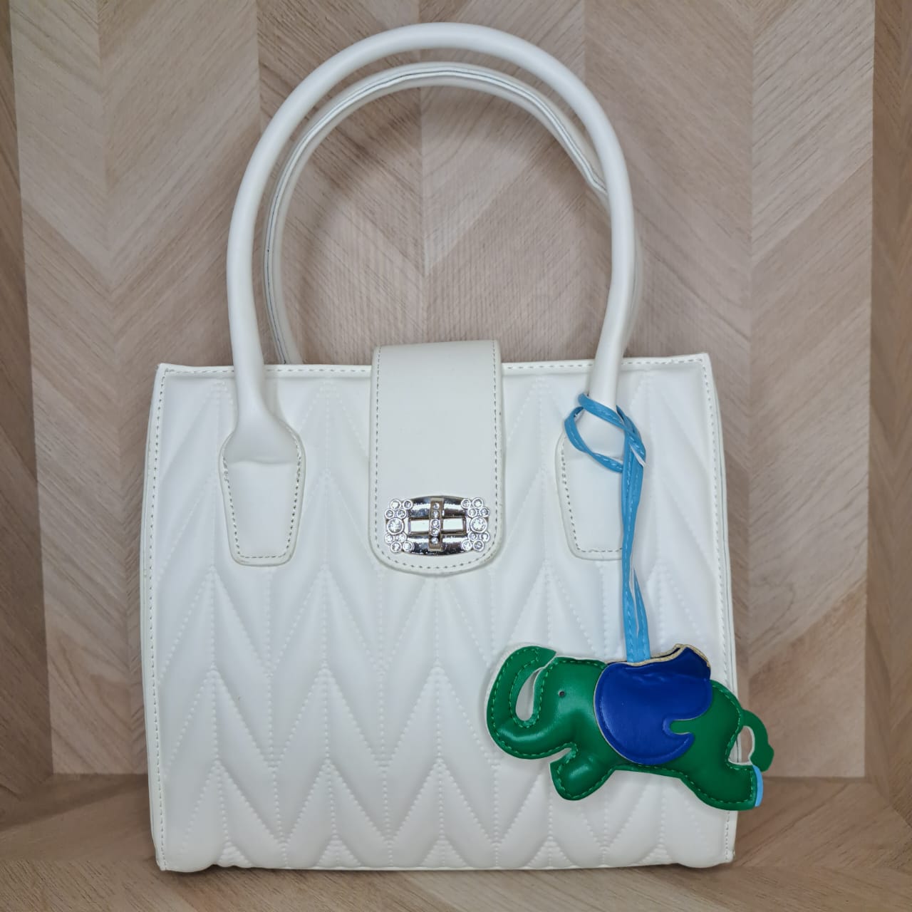 CBM Bolsa Mano Mediana Dije Elefante