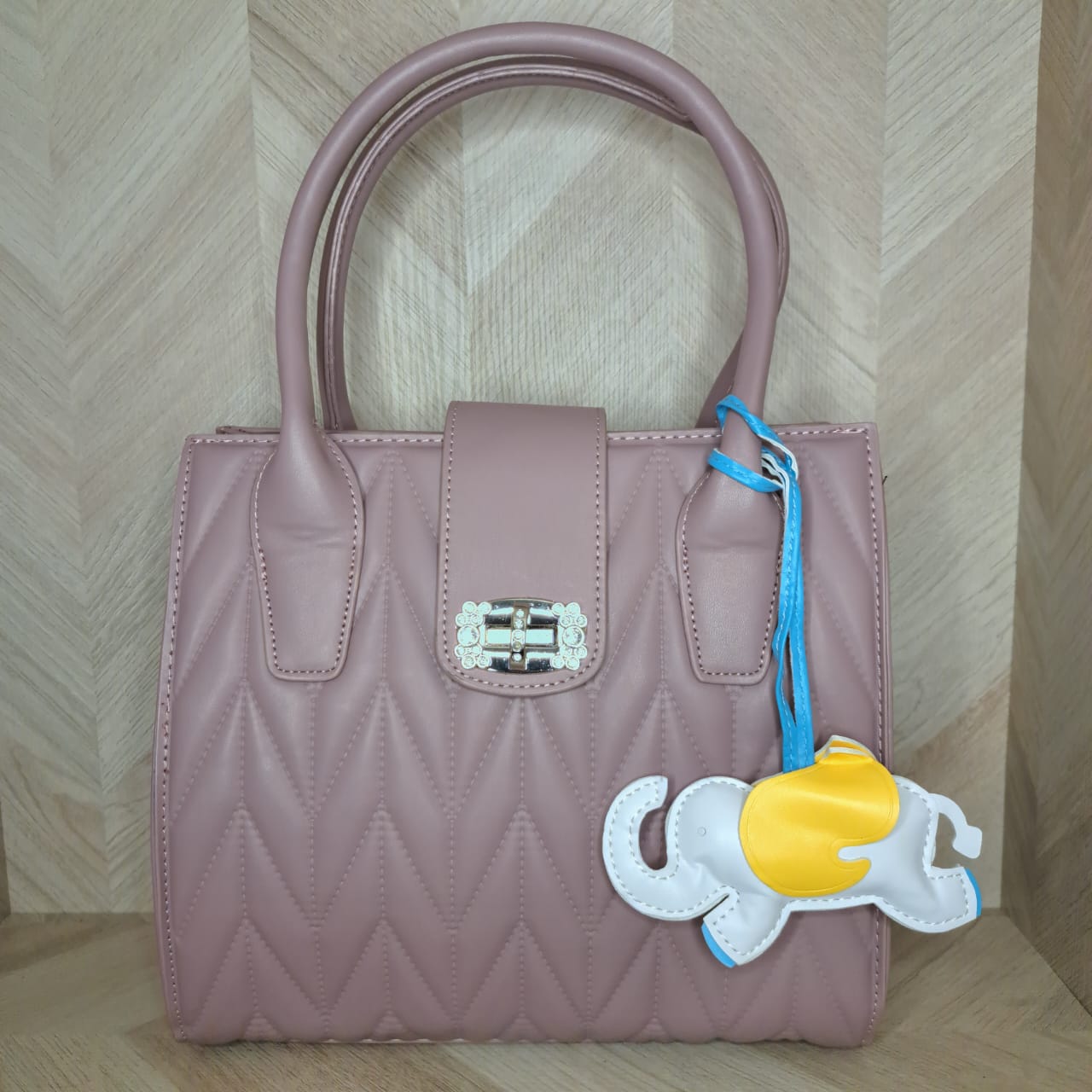 CBM Bolsa Mano Mediana Dije Elefante