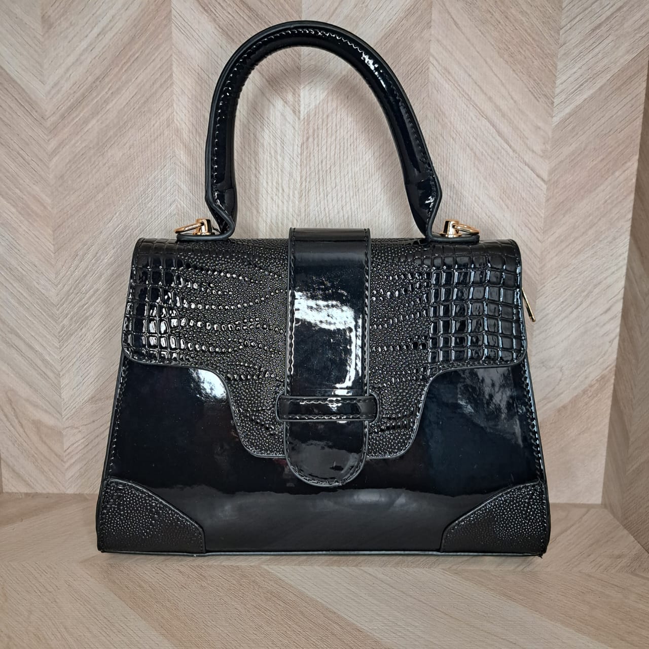CBM Bolsa Mano Charol Mediana