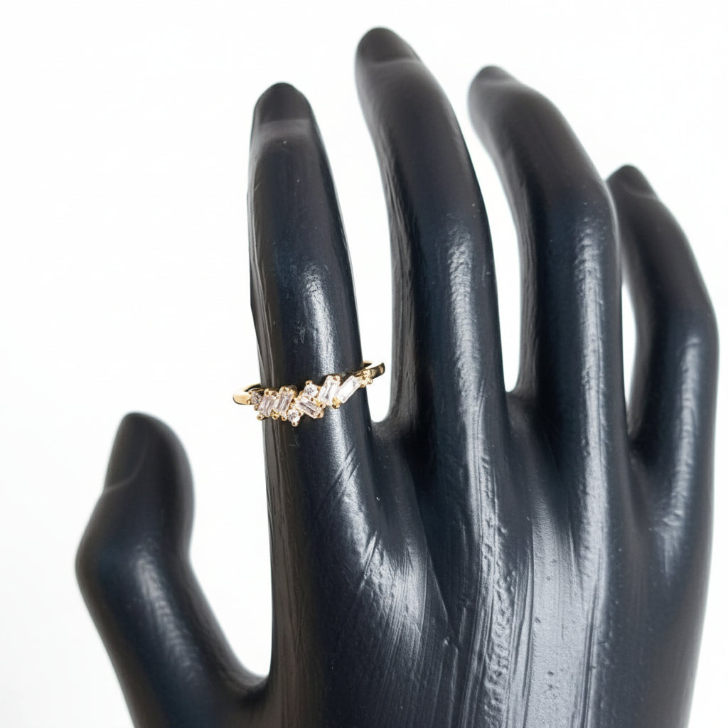 Mujer Moza Anillo Dorado Piedra Morada