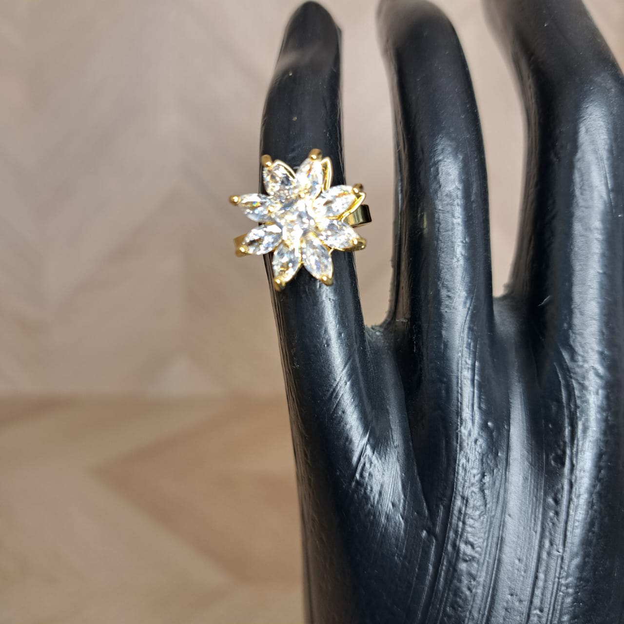 Mujer Moza Anillos Dorados Giratorios