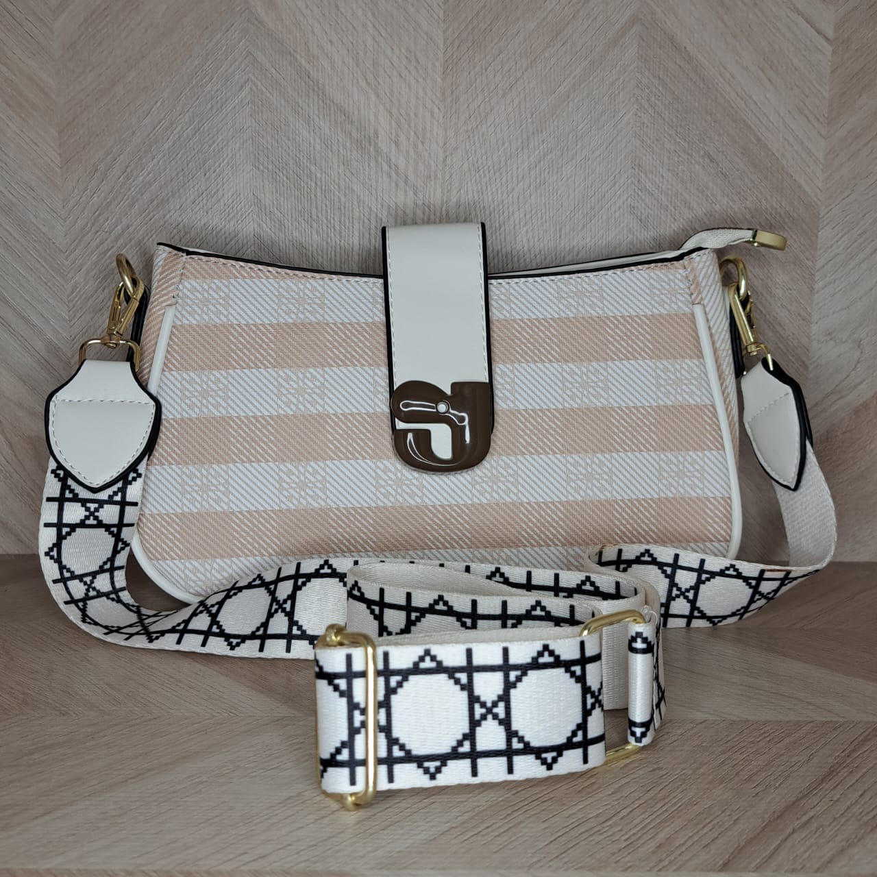 CBM Bolsa Mayo Cuadros