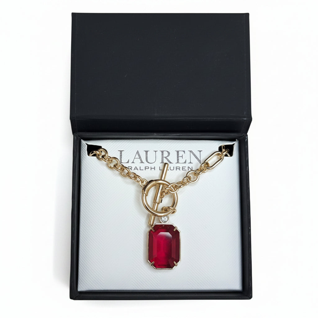 CBM RALPH LAUREN Cadena Dorada Dije Rojo