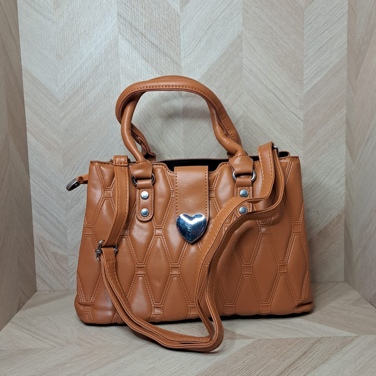 CM Bolsas Mano Broche Corazon Med