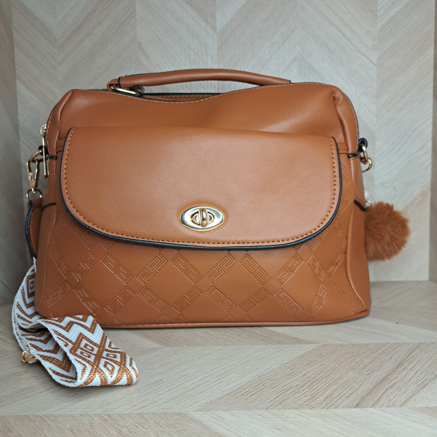 CM Bolsa Correa Pompom OH Grande