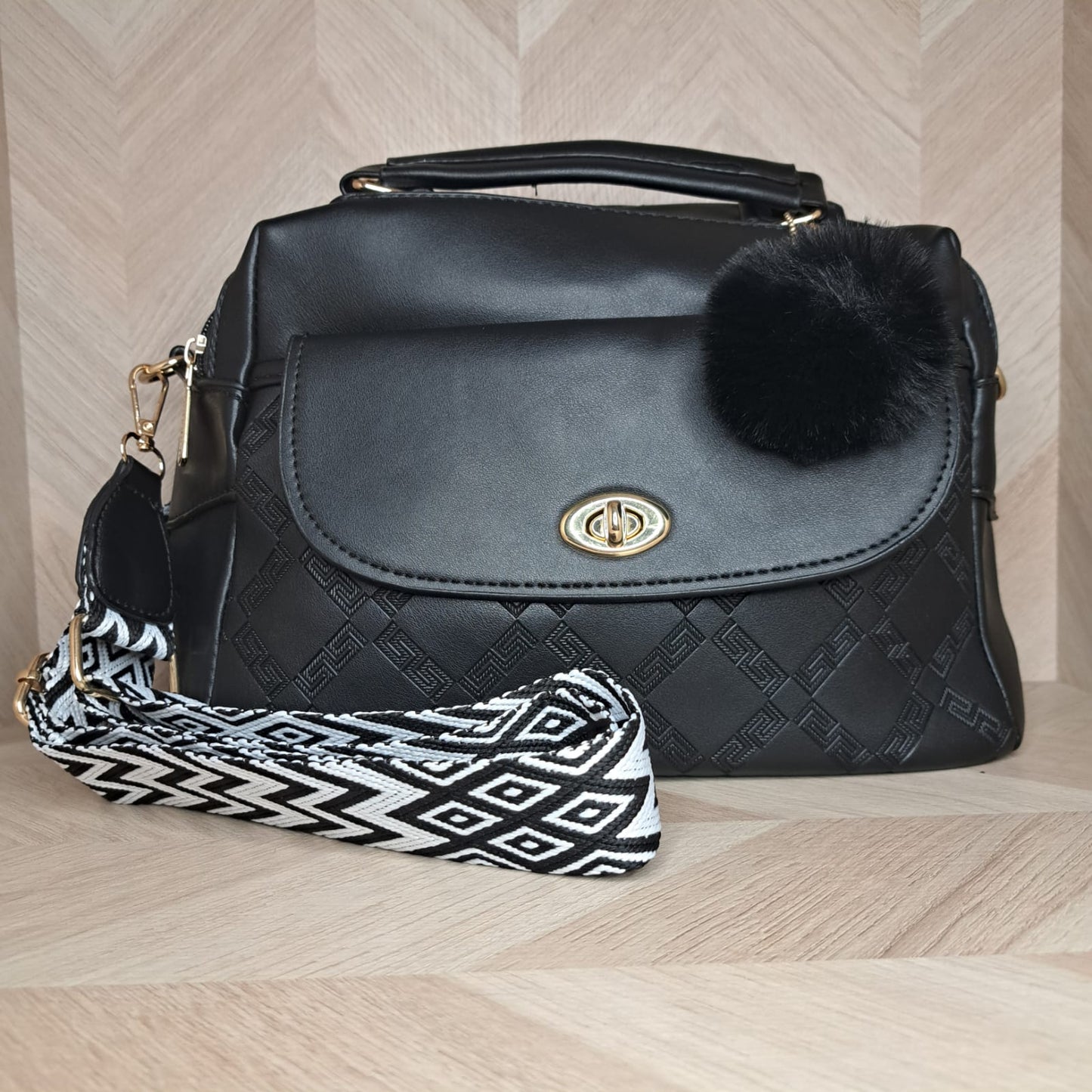 CM Bolsa Correa Pompom OH Grande