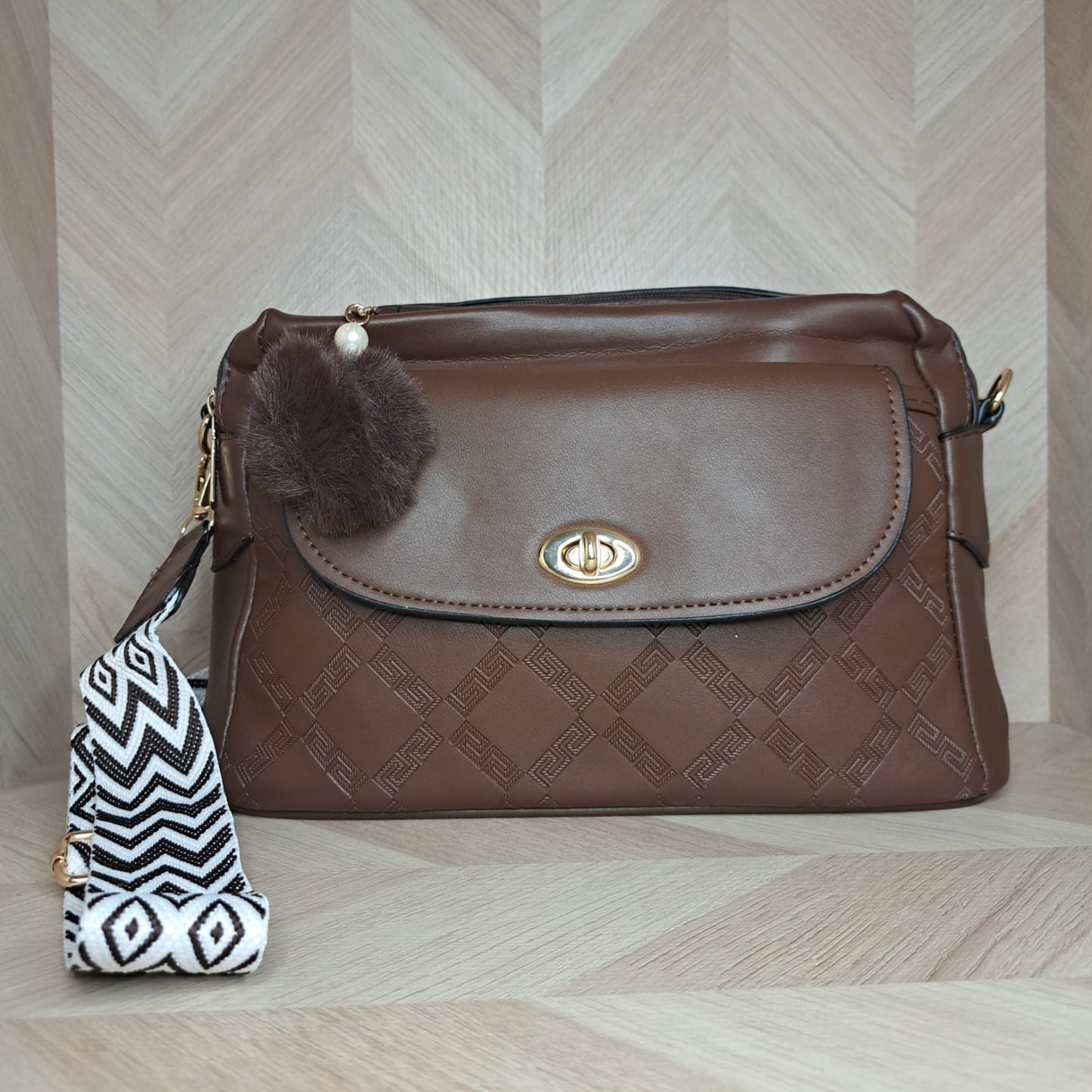 CM Bolsa Correa Pompom OH Grande