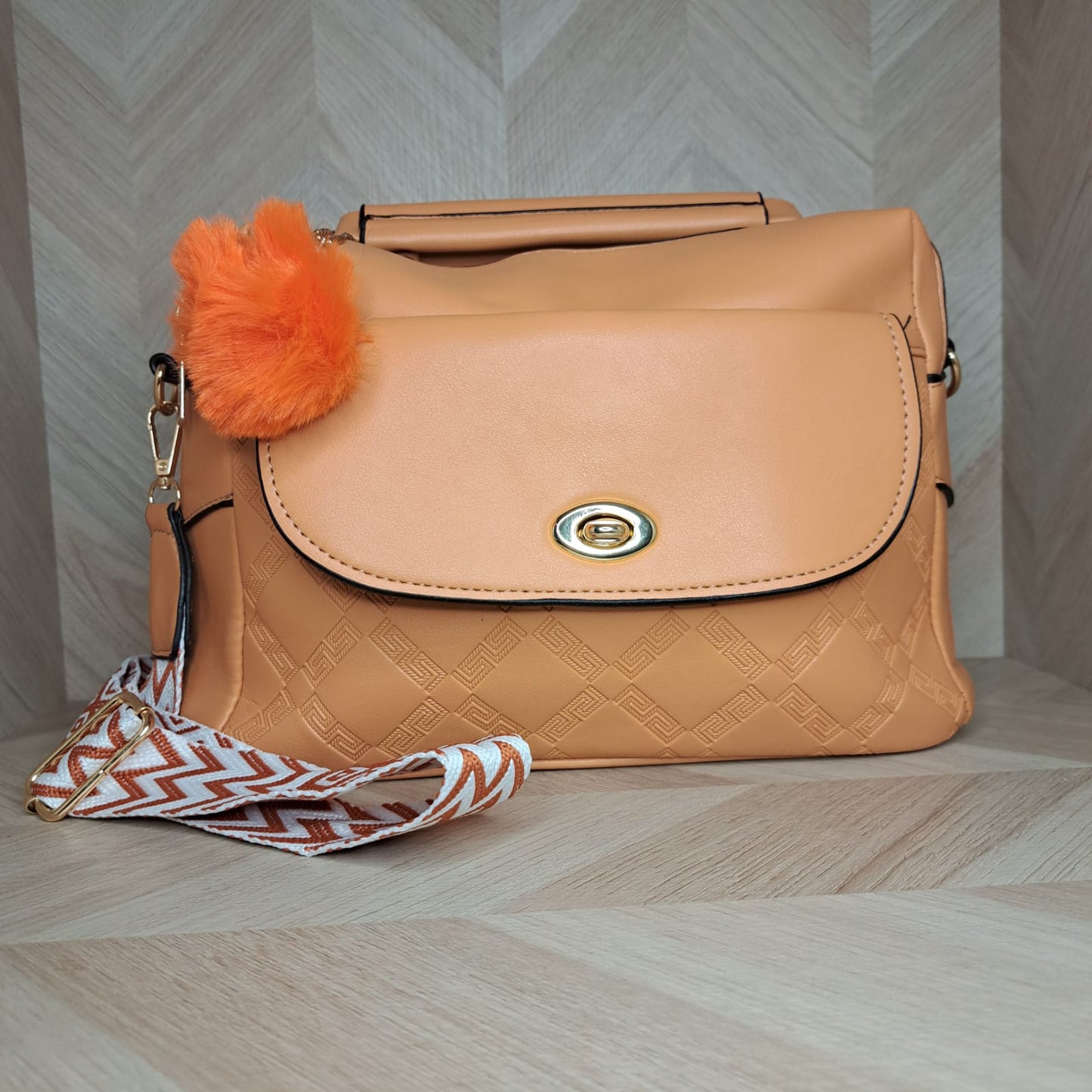 CM Bolsa Correa Pompom OH Grande