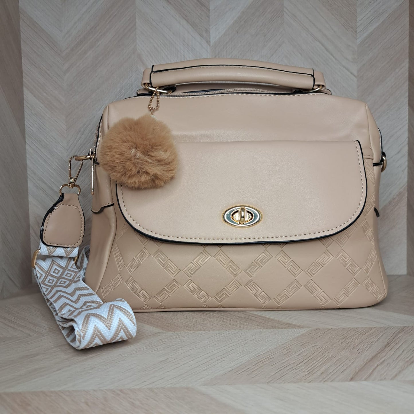 CM Bolsa Correa Pompom OH Grande