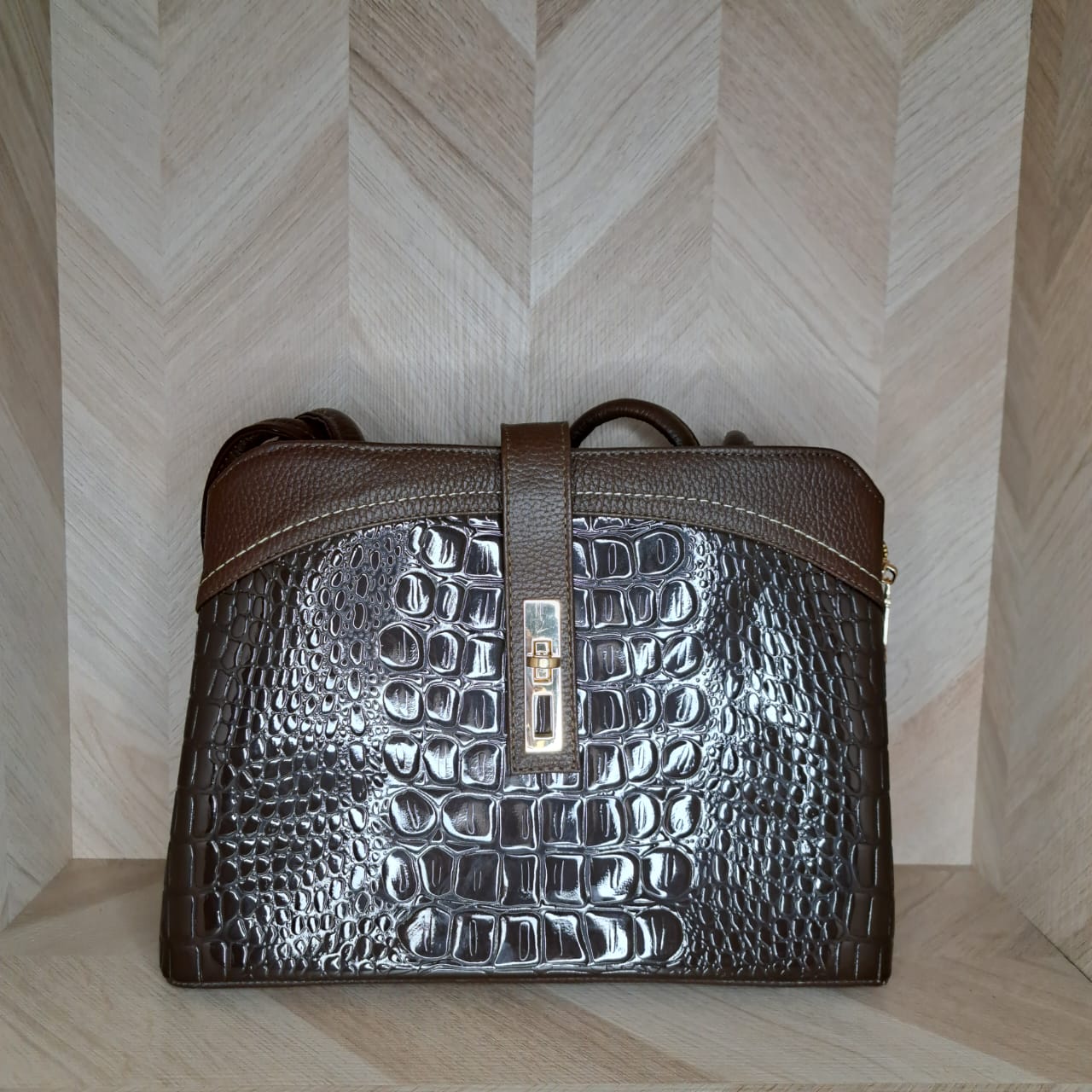 CBM Bolsa Hombro Mediana Piel Saraida Charol