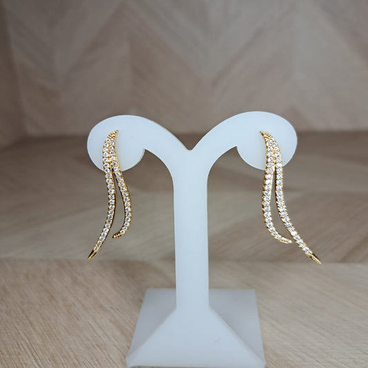 Mujer Moza Aretes Cascada Brillos