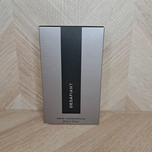 Novedades Mayi Esika Hombre Desafiant