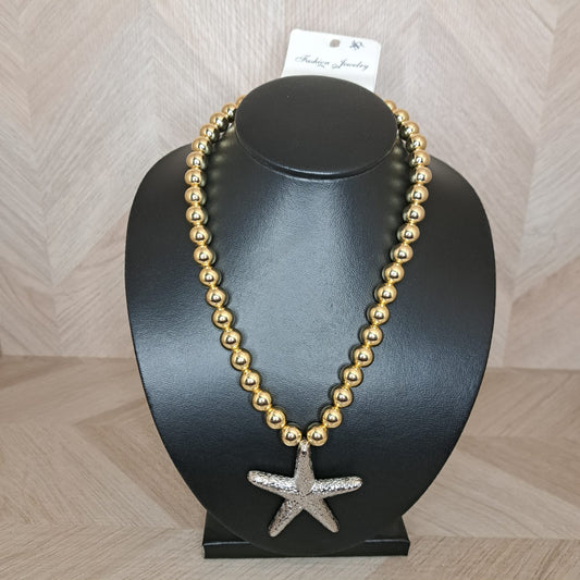 LaCasaDeLaPulsera Collar Perlas Doradas Estrella Plata