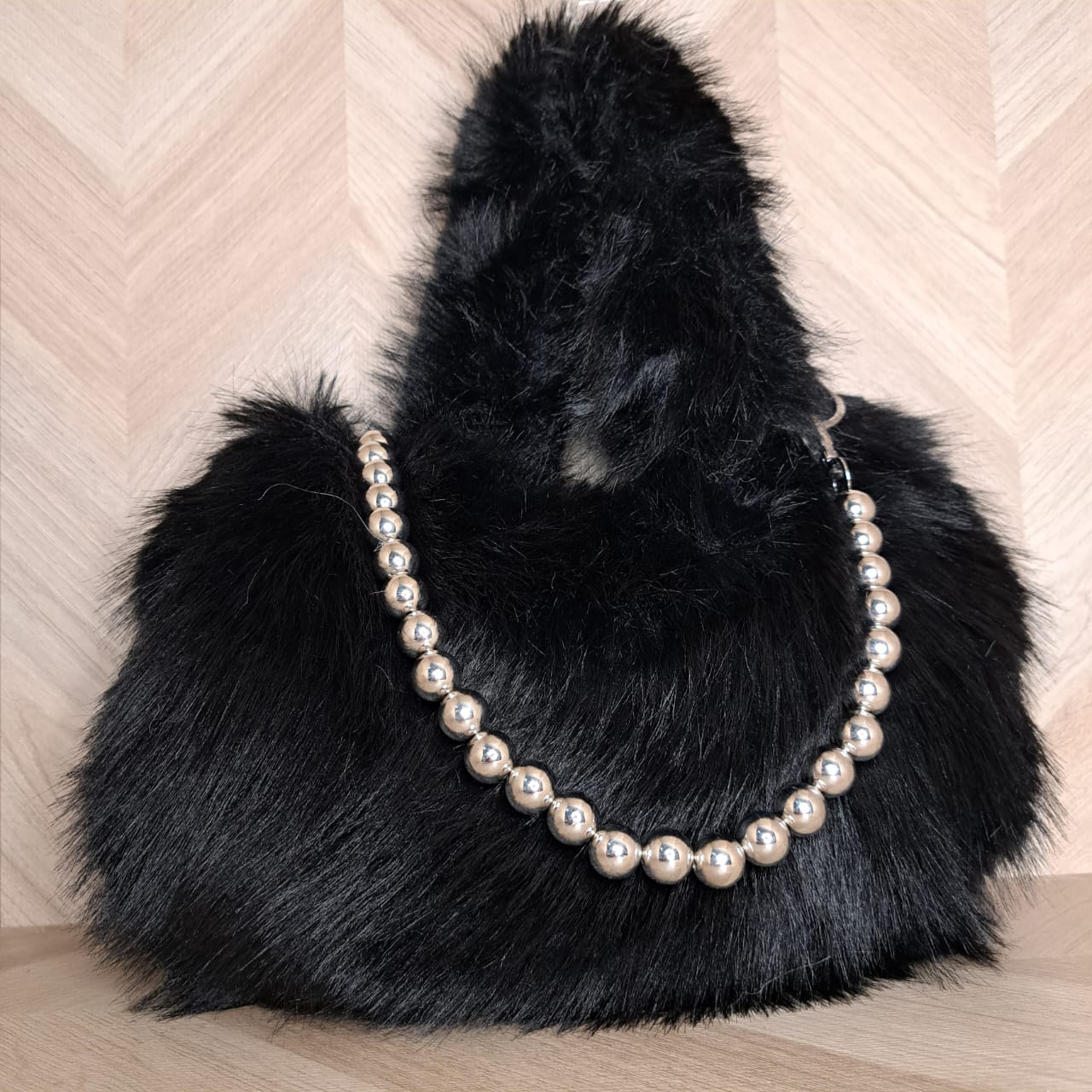 CMB Mariconera Peluche Perlas Grande