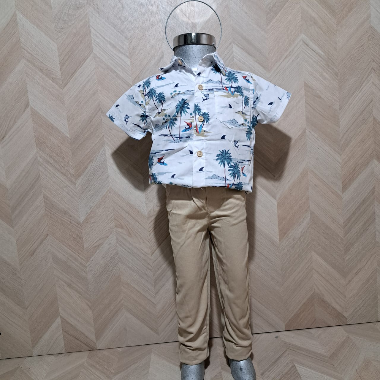 Panditastyle Traje Camisa Blanca Pez Pantalon Beige 2Pzas
